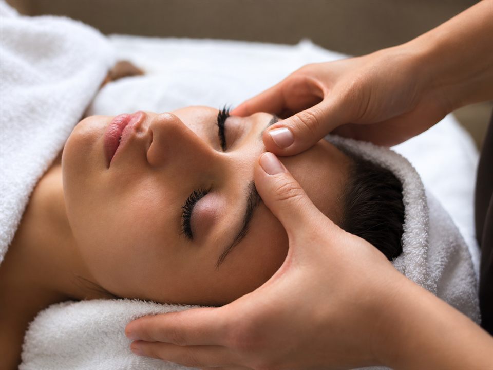 Natural facial massage at Ubud Yoga Centre spa